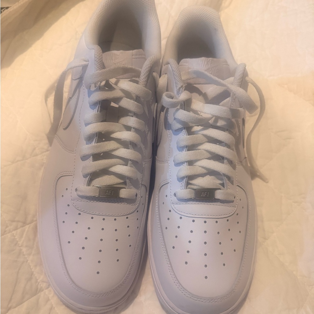 New (no box) Nike White AF1